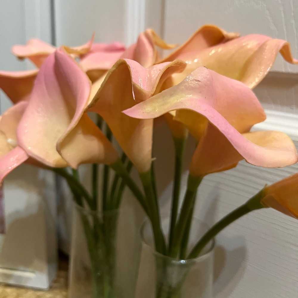 Faux pink tulip room decor